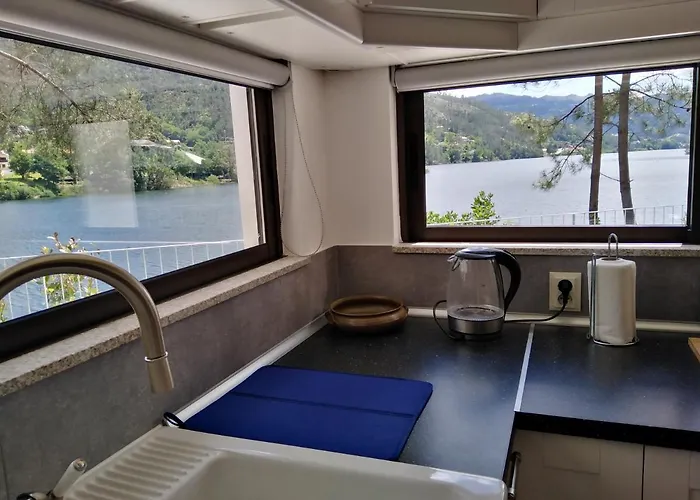 Casa Do Avo Xico - House - 6pax * ג'רס